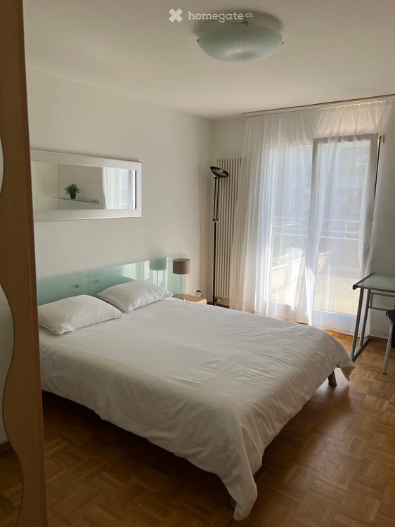 Belle chambre dans attique 5p, proche gare Nyon, parking int 2