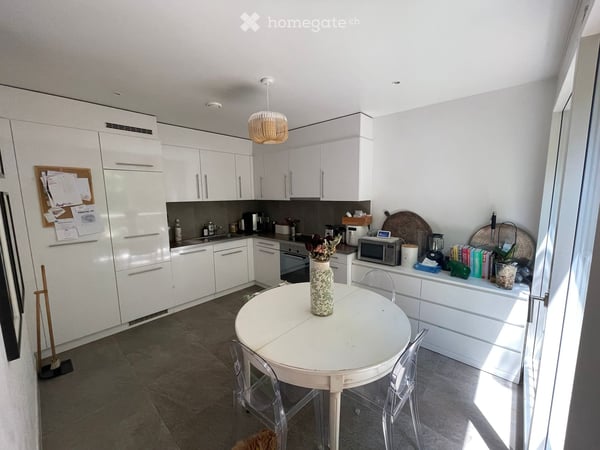 Lease Takeover Beautiful Apartment in Conches/Malagnou 4