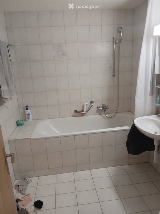 Sofortiger Nachmieter gesucht 1.5-Zimmer-Wohnung in Bözen 2