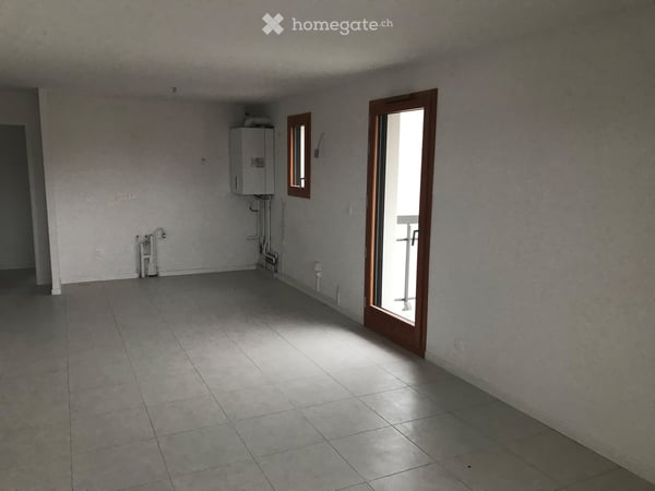 À vendre - Charmant appartement de 4,5 pièces à Publier 2