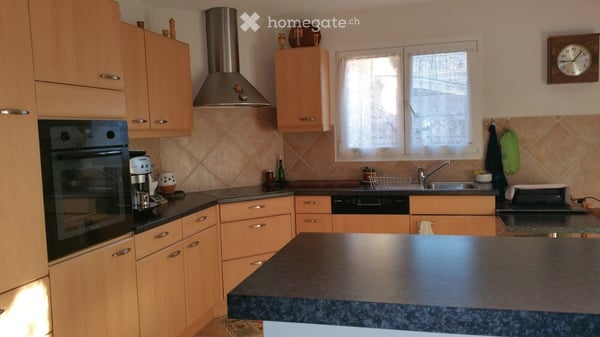 Maison familiale de 240m2 avec jardin à Vionnaz 2