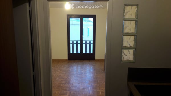 Studio 27 m2 à louer à Arzier, 3 min. de la gare, 990.-- 1