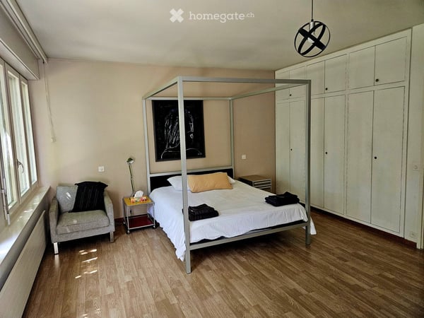 Modern & Spacious Furnished Villa with Large Garden 4