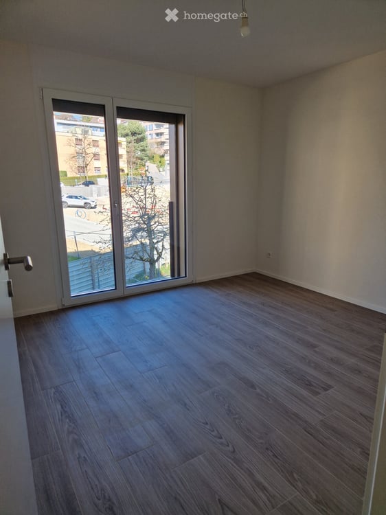 Appartement 5.5 pces avec balcon et cave 2