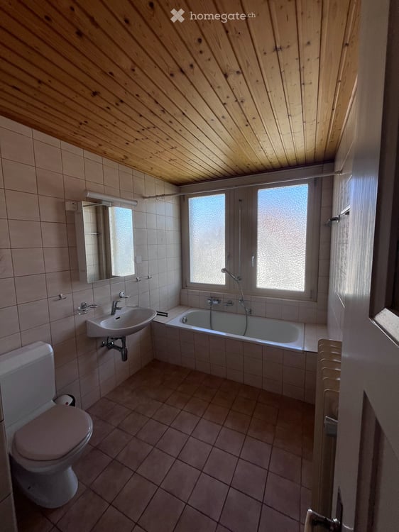 Bel appartement 4 pièces avec parquet et cachet 1