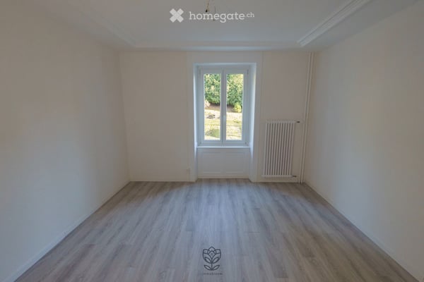 Un petit bijou entièrement rénové au Locle ! 4