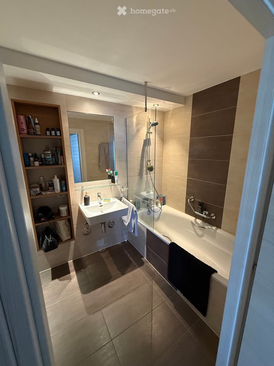 2.5 pièces aussi spacieux à Sion! 1