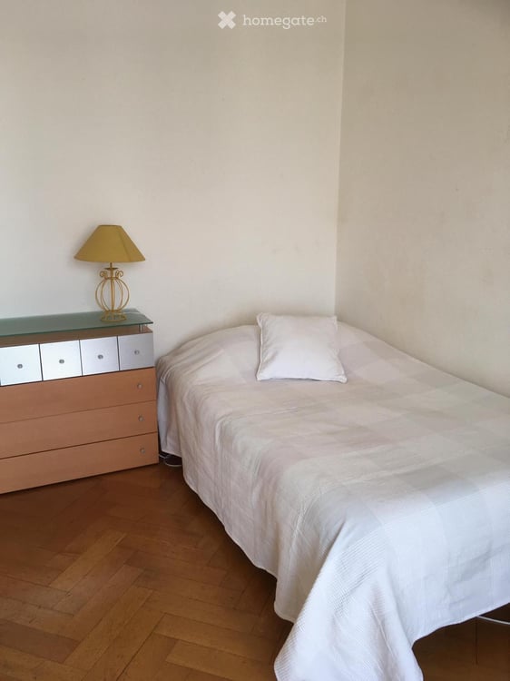 Chambre à sous louer ( fiile uniquement) 2