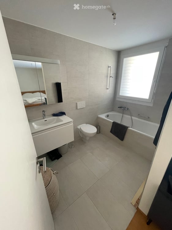 Appartement tout confort de 3.5 pièces en attique 5
