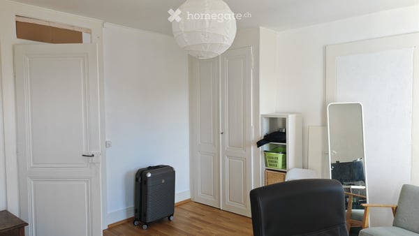 Bright room in a shared flat in central Lausanne (Riponne) 5