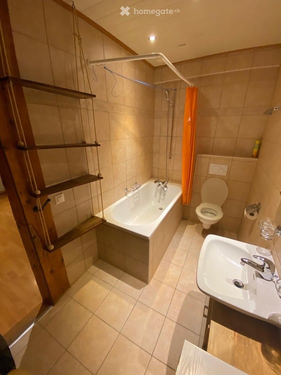 À louer appartement 5 pièces en triplex à Illarsaz 3