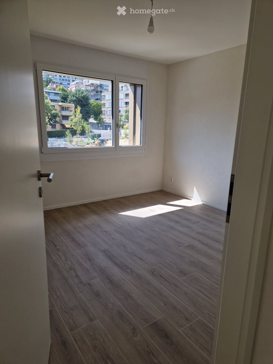 Appartement neuf de 4,5 pces avec grand balcon 3
