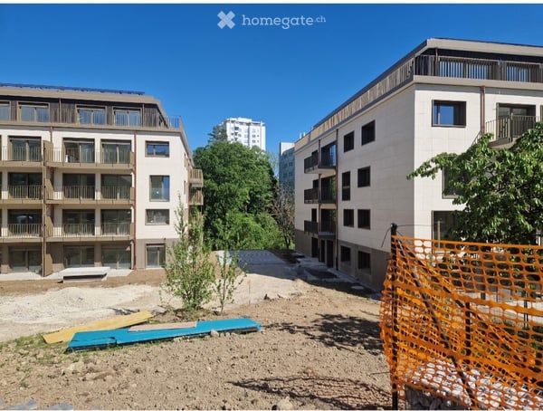 Appartement neuf de 4,5 pces avec grand balcon 1
