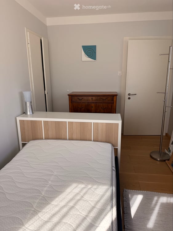 Petite chambre tranquille et lumineuse à louer 1