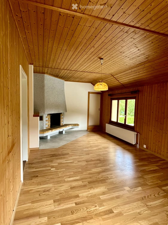 Spacieuse maison avec grand jardin et serre 4
