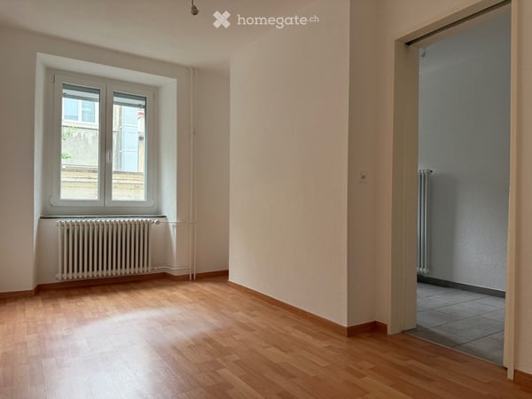 LA CHAUX-DE-FONDS : BEL APPARTEMENT 2,5pces REZ-DE-CHAUSSÉE 4