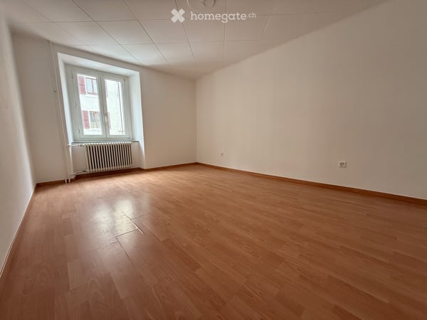 LA CHAUX-DE-FONDS : BEL APPARTEMENT 2,5pces REZ-DE-CHAUSSÉE 3