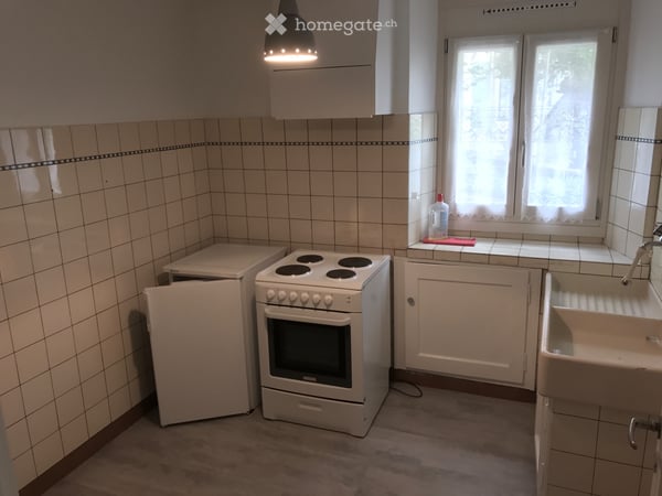 A louer studio à ETUDIANTE, quartier UniMail, Neuchâtel 3