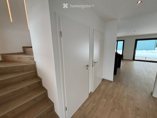 Villa 5 pièces avec grand jardin et 5 places de parc 2