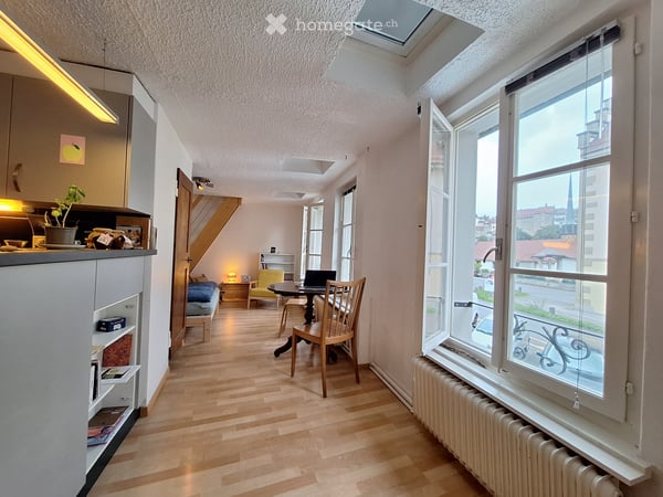 Beau studio en duplex en basse-ville de Fribourg. Libre mtn 1