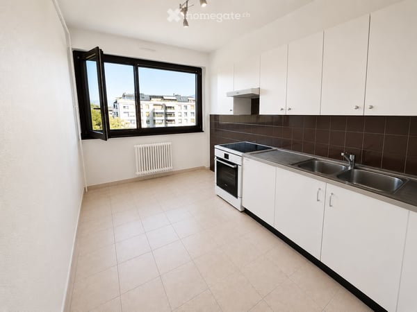 Urgent - Appartement 2pcs à chatelaine + parking intérieur 5