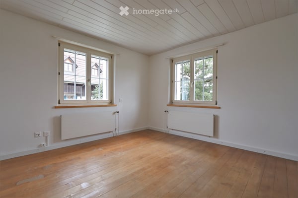 Charmantes 3.5-Zimmer-Haus u. Garten in Treiten zu vermieten 5