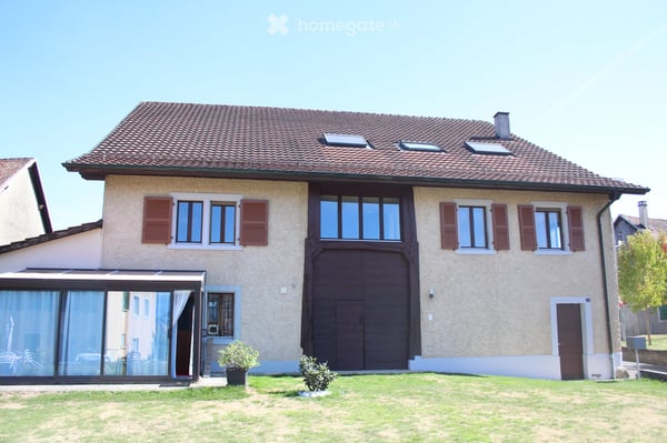 Appartement rénové dans ancienne ferme, 173 m², grand jardin