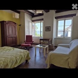 Chambre meublée à louer à Fontaines 1