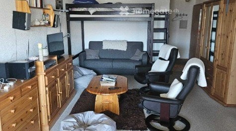 Grand studio à louer à l'année 1
