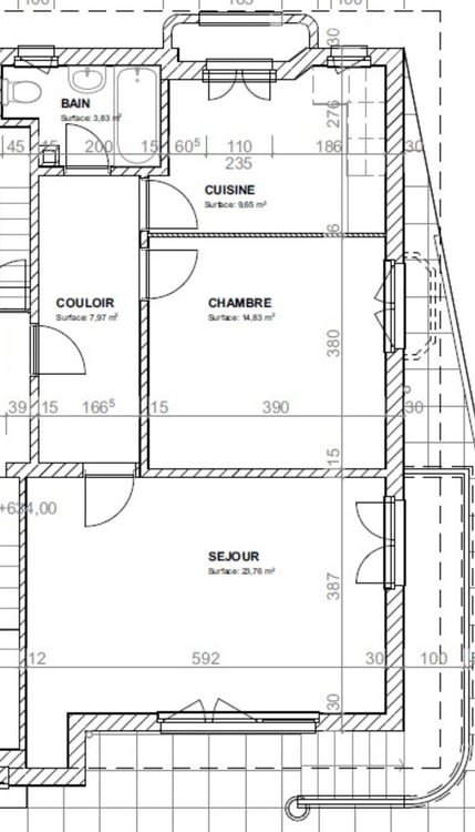 Appartement 2.5 pièces, rénové, proche de la gare 15