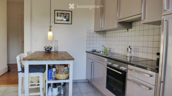 Reprise de bail: appartement de 4.0 pièces aux Eaux-Vives 2