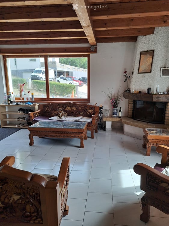 Spacieux appartement meublé  avec jardin à Sonceboz 4
