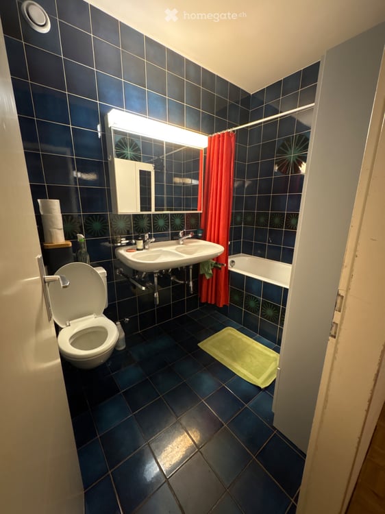 Chambre avec balcon et salle de bain privative 2