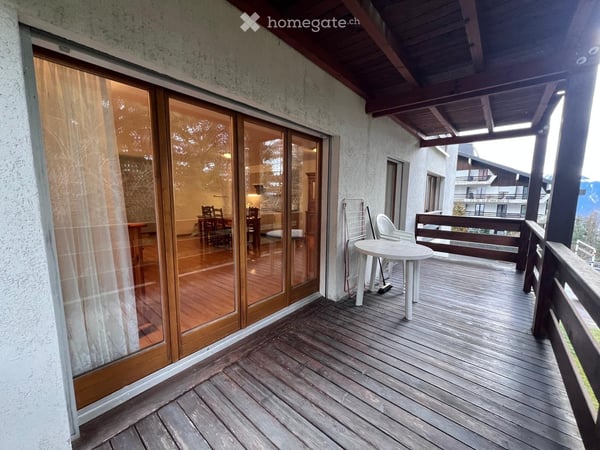 2.5 pièces meublé CHF 2'080. CC, parking intérieur inclus 4