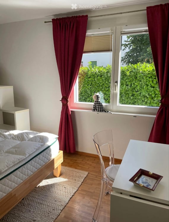 Chambre meublée avec salle de bain privative à Bulle 1