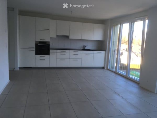 Appartement récent de 2,5 pièces avec vue sur les montagnes 2