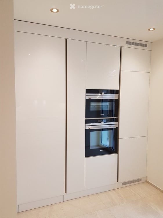 Helle und moderne 4.5 Zimmer-Wohnung im beliebten Kreis 4 2