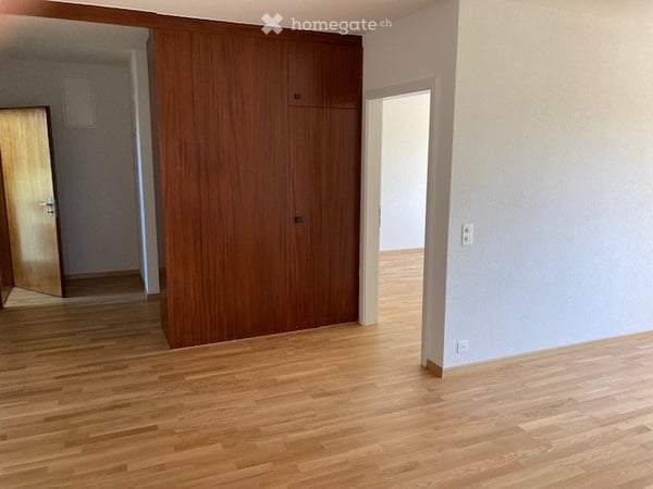 Spacieux appartement de 6,5 pièces avec balcon à Belfaux 2
