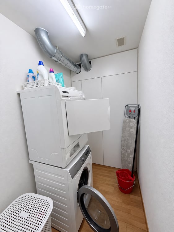 Appartement de 2,5 pièces à Bienne  CHF 1542./mois 3