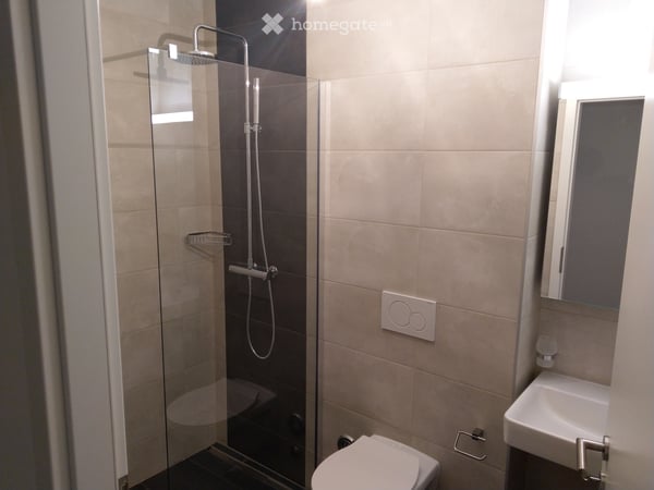 Studio avec un très grand balcon à Sion 3