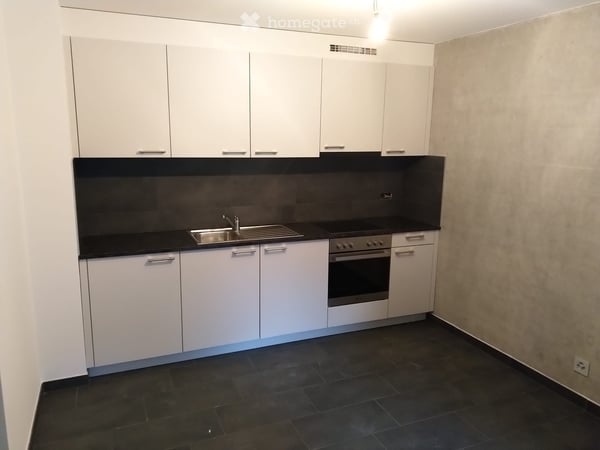 Studio avec un très grand balcon à Sion 1