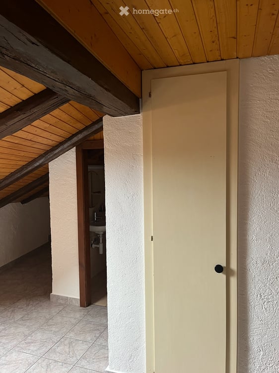 Appartement 1.5 pce au centre ville de Sion, mansardé, 5