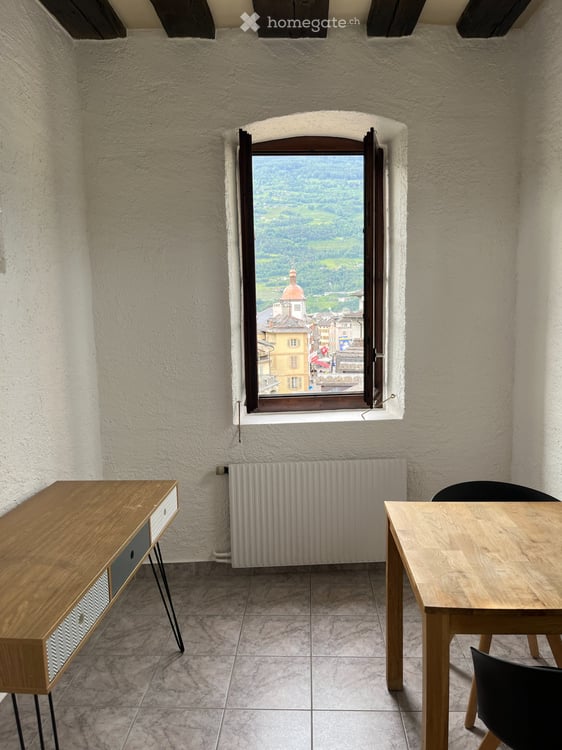 Appartement 1.5 pce au centre ville de Sion, mansardé, 3