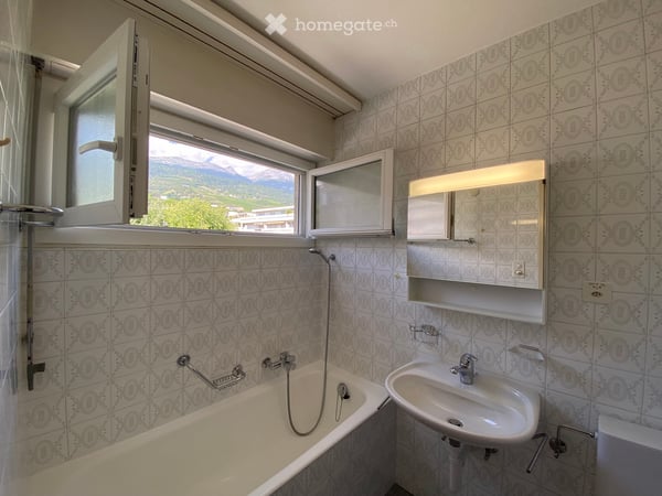 Grand studio meublé à louer de suite à Sierre 5