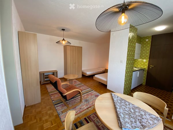Grand studio meublé à louer de suite à Sierre 1