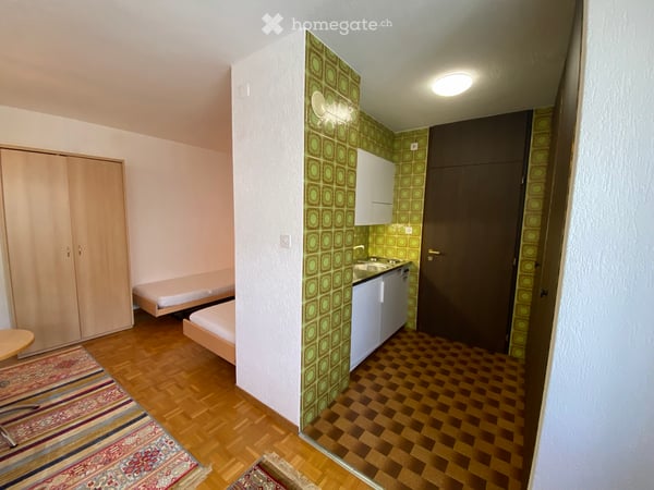 Grand studio meublé à louer de suite à Sierre 4