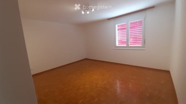 helle 4.5 Zimmerwohnung in Salgesch 3