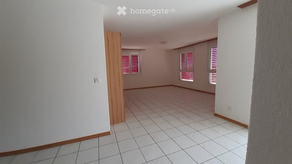 helle 4.5 Zimmerwohnung in Salgesch 5