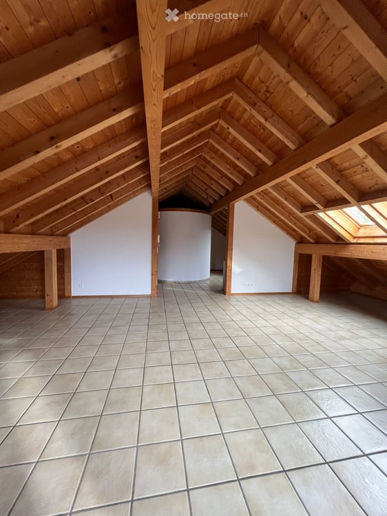 2.5 Zimmer Dachwohnung in Wileroltigen mit viel Charme 3