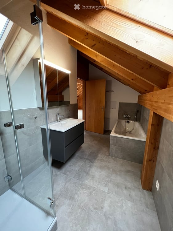 2.5 Zimmer Dachwohnung in Wileroltigen mit viel Charme 1